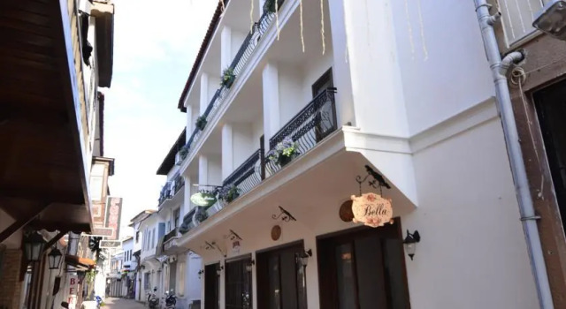Maison Bahar Suites & Hotel, Забронировать Отель Отели Кушадасы с парковкой, рядом с Kusadasi Bars Street, Парковка