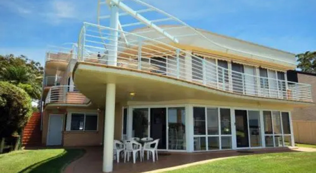 1 'The Clippers' 131 Soldiers Point Road - fabulous waterfront unit