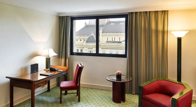 Номер Deluxe Hilton Hanoi Opera