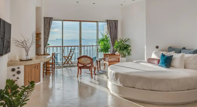 Ampersand Resort