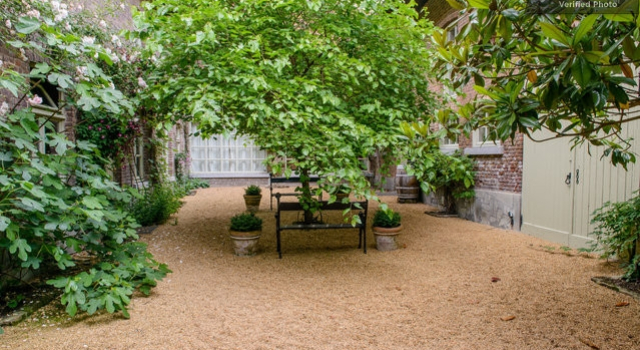 B&B Rose Court