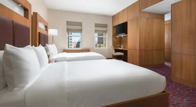 Четырёхместный номер Superior Hotel 57