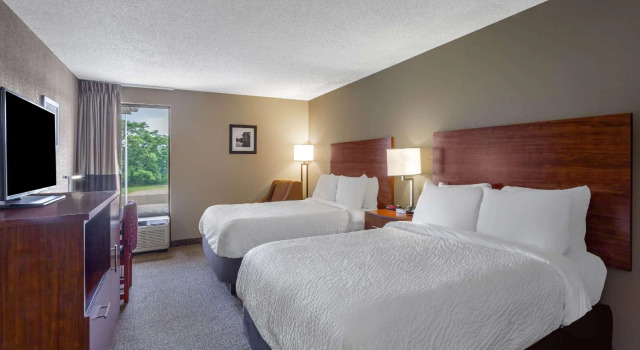 Четырёхместный номер Standard Days Inn by Wyndham Blairsville