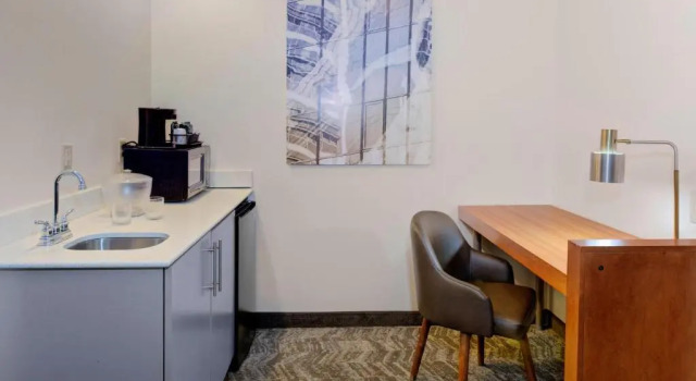 Люкс Springhill Suites Memphis East / Galleria