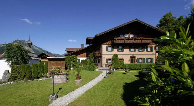 Ferienhaus Clarissa, Забронировать Отель Отели в центре Таннхайм с завтраком, отели в центре Таннхайм с завтраком