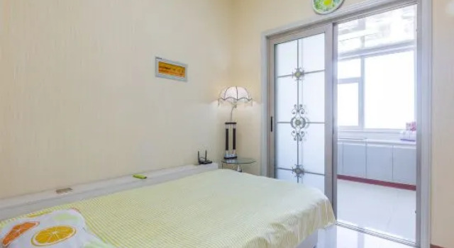 Люкс c 1 комнатой Zhangye Yitu express apartment