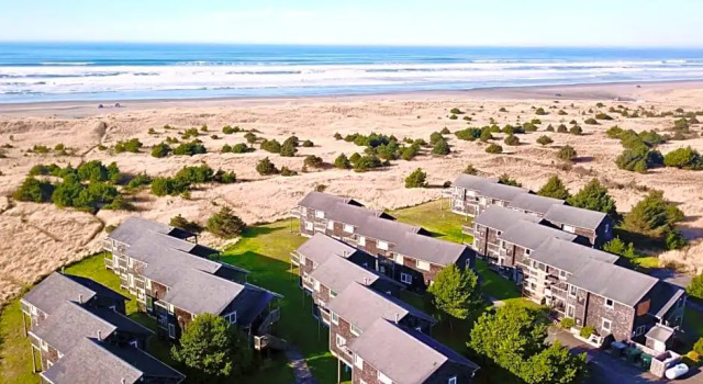 Двухместный люкс Lighthouse Oceanfront Resort