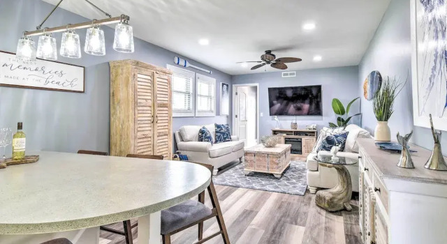Апартаменты Walk to Beaches: North Myrtle Beach Condo!