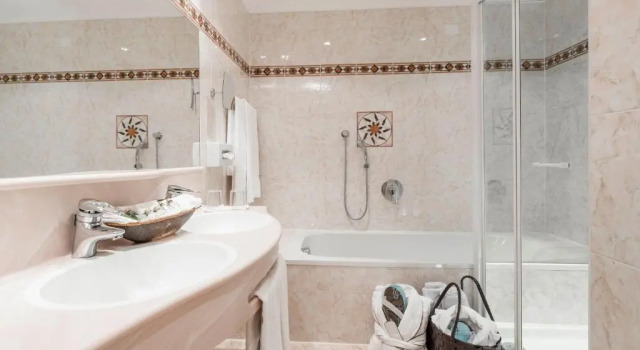Полулюкс Alpenheim Charming & Spa Hotel