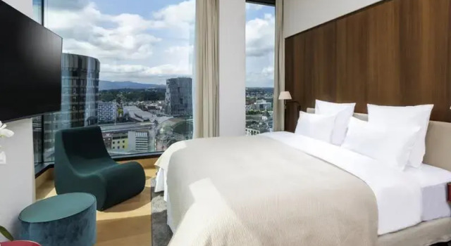 Полулюкс Mövenpick Hotel Basel