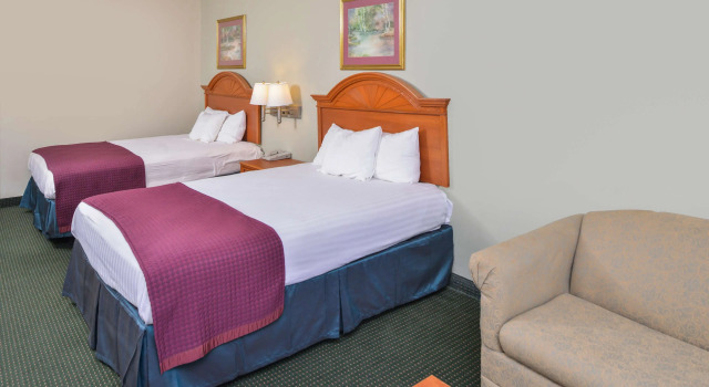 Четырёхместный люкс Americas Best Value Inn Wiggins
