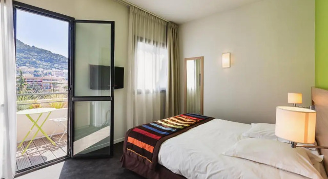 Люкс Esatitude Hotel