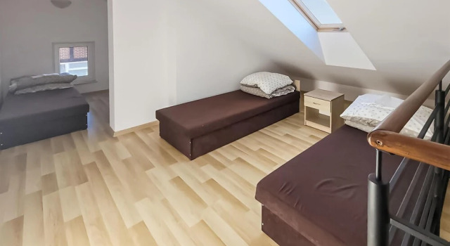 Stunning Apartment in Krynica Morska With Wifi and 1 Bedrooms, Varaa Huoneisto Hotellit Pommeri pysäköinnillä, Pysäköinti