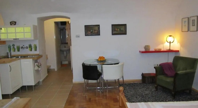 Студия Toldi Apartman