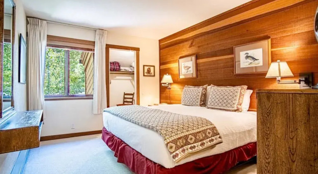 Snow Creek 1541 - Ski-in/ski-out + Pool & Hot Tub, Book Lejlighed Sun Valley Idaho, nær Dollar
