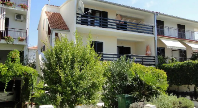 Апартаменты с видом на море Apartments Bolanca