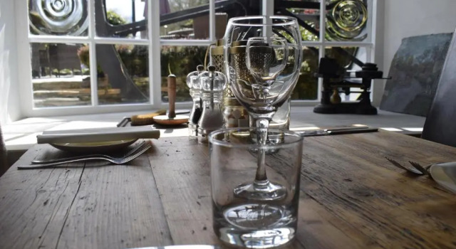 The Old Mill House, Rezervasyon Otel Little Petherick Cornwall