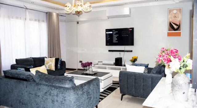Lusaka Luxe - Your Private Oasis Awaits in the Heart of Zambia