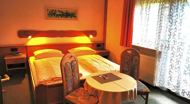 Gästehaus Schönfeld, Varaa Hotelli Hotellit Baijeri pysäköinnillä, Pysäköinti
