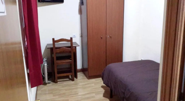 Трёхместный номер Standard с балконом Hostal Río Paraná