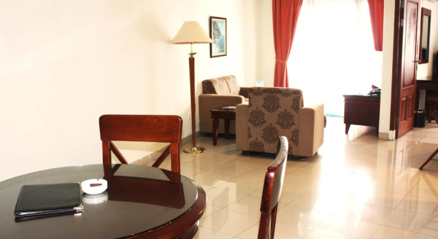 Suite 1 dormitorio Travellers Suites Serviced Apartments