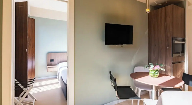 Апартаменты Premium c 1 комнатой с балконом и с видом на внутренний двор MIA HOME experience