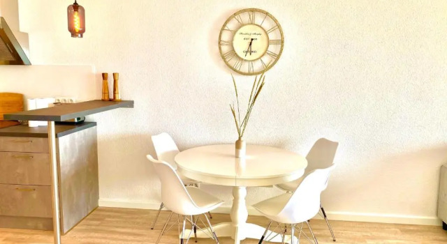 Studio-Apartment mit Panorama-Meerblick und direkter Strandlage in Scharbeutz, Забронировать Апартаменты/квартира Шарбойц Holstein Switzerland, рядом с Пляж Hundestrand