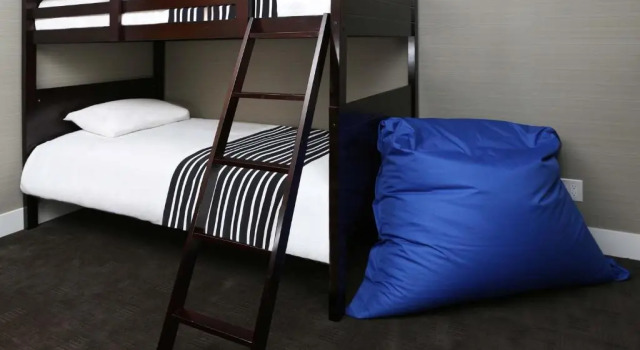 Четырёхместный семейный люкс Sandman Hotel Abbotsford Airport
