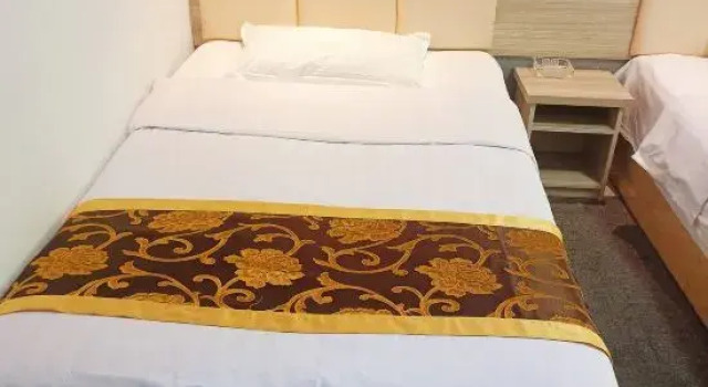 Bett im Wohnheim (Männerwohnheim) Baoding Liyuan Hotel
