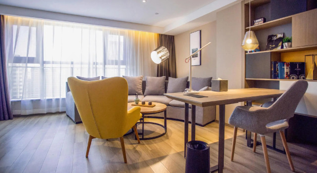 Люкс с видом на улицу Atour Hotel Urumqi High-speed Railway Station