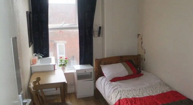 Heavenly Nights Guest House, Забронировать Гостевой дом Недорогие отели Шефилд, рядом с Sheffield and Tinsley Canal Trail, недорого