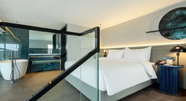 Люкс Luxury Yibin Ruibaiyi International Hotel (Yibin West Station Original Shop)
