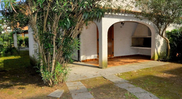 Your Garden Heaven in the Heart of Lido dei Pini, Prenota Appartamento Hotel a Veneto con parcheggio, Parcheggio