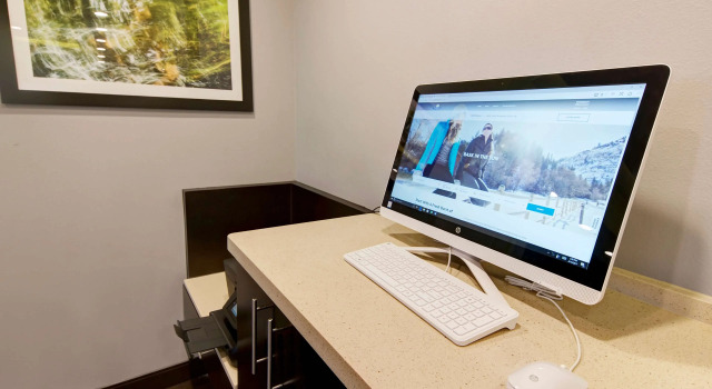 Days Inn & Suites by Wyndham Port Arthur, Book Hotel Hoteller i Port Arthur med parkering, Parkering