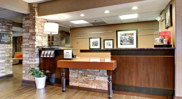 Hampton Inn Ottawa (Starved Rock Area), Rezerwuj Hotel Hotele w Illinois z parkingiem, Parking