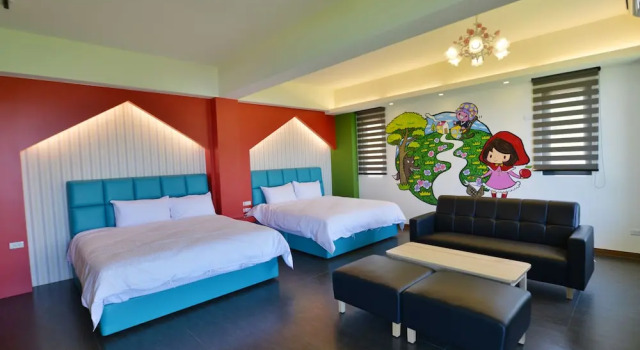 Четырёхместный номер Standard с балконом White Spray B&B