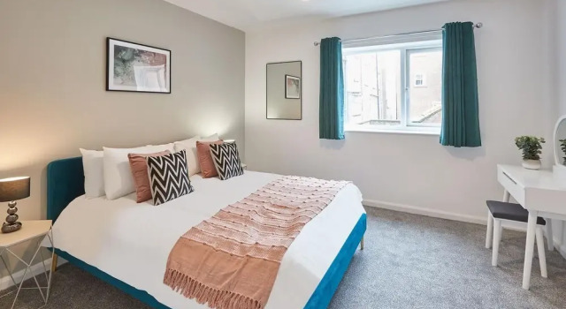 Endeavour Central 1 in Whitby, Rezervați Hotel Whitby 