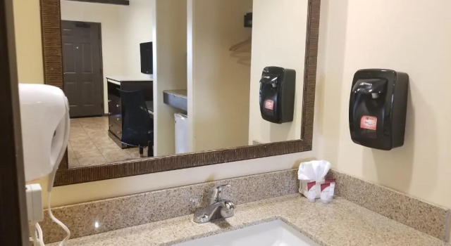 Четырёхместный номер Standard Tuscan Garden Inn