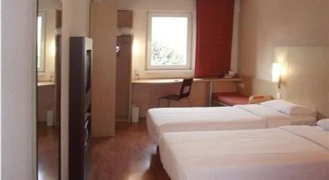 ibis Xichang Hangtian, Varaa Hotelli Hotellit Sichuan pysäköinnillä, Pysäköinti