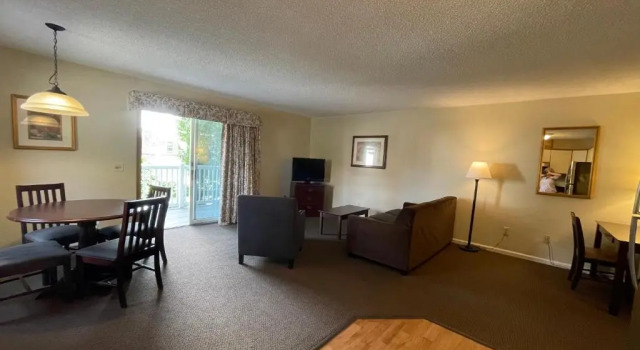 Люкс The Central Downtown Inn Suites