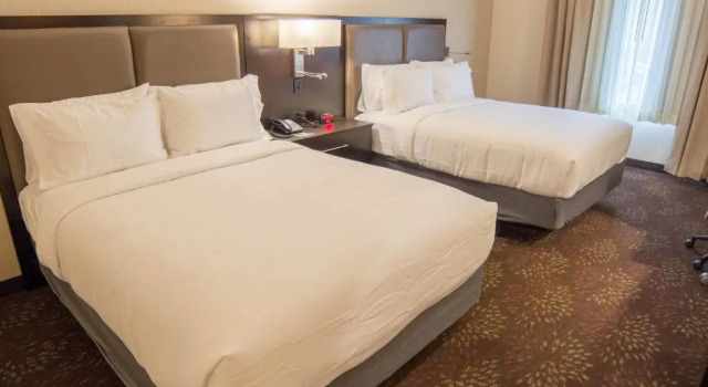 Четырёхместный номер Standard Holiday Inn Trophy Club by IHG