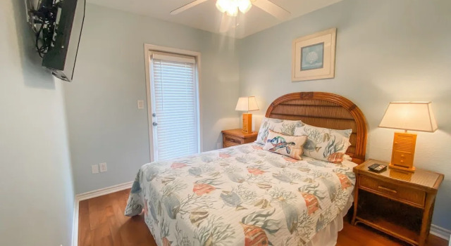 Fancy Flamingo 4 Bedroom Townhouse