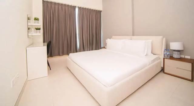 Business Bay 1BR Canal View Rooftop Pool - 360 vacation, Забронировать Дом для отпуска Виллы Эмирата Дубая, рядом с Al Wajeha Al Maeyah Marine Transport Station, Вилла