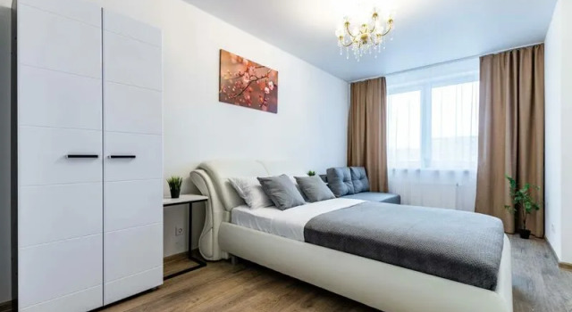 Dream House on Kraulya st, 89 A, Забронировать Отель Отели Городского округа Екатеринбурга - Северный управленческий округ с парковкой, Парковка