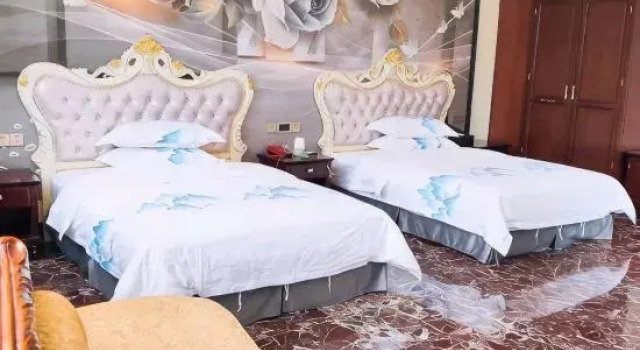 Люкс Golden Garden Hotel