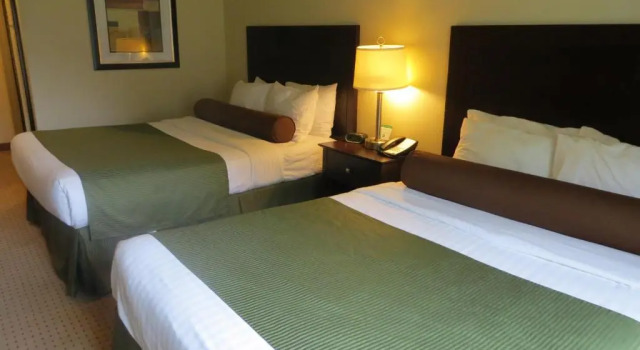 Четырёхместный номер Standard Cobblestone Inn & Suites - Brillion