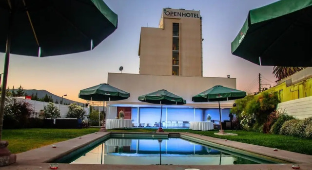 Open Hotel, Rezerwuj Hotel Hotele w Quillota z parkingiem, Parking