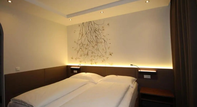 Hotel Blumauer, Book Hotel  