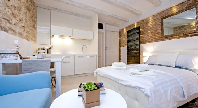 Студия Comfort Luna Rooms and Studios