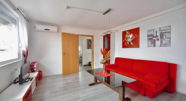 Апартаменты с 3 комнатами Crowonder Lucky Holiday House with Pool and Patio 30 meters from the Beach